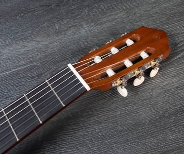 Yamaha Classical Guitar Beginner,Right-Handed,6 Strings,Adults,Brown