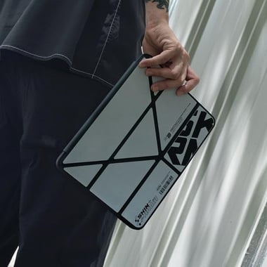 سكينارما iPad Pro 11 (5th Gen) حافظة كمبيوتر لوحي بغطاء خلفي,فضي