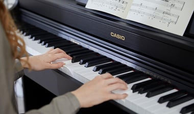 ياماها 88 مفتاح بيانو رقمي, متوسط المستوى, للبالغين,أسود